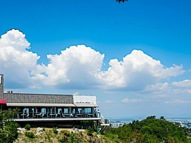 福岡で空に一番近いレストラン
