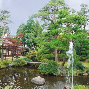 1000坪の日本庭園でゆったりとお過ごしいただけます