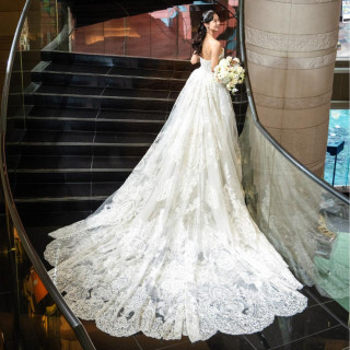 ドレスが映える大階段で