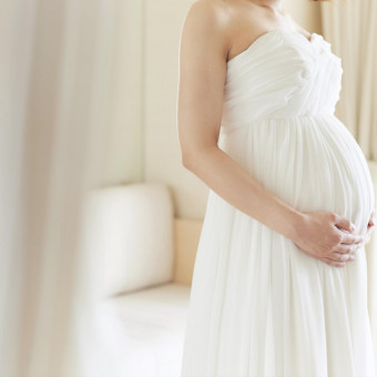 体調や体型の変化に合わせて、ウエディングドレスの細かなサイズ調整も可能です。