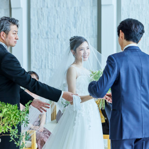 新郎様へバトンタッチ|ララシャンス迎賓館・伊万里迎賓館の写真(55047506)