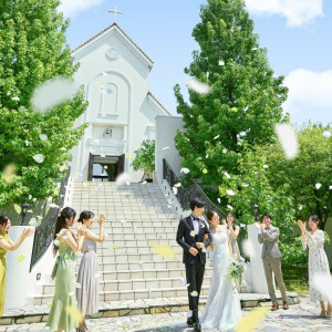 エリア最大級の独立型チャペル。大階段では幸せのフラワーシャワーができます|ララシャンス迎賓館・伊万里迎賓館の写真(55046105)