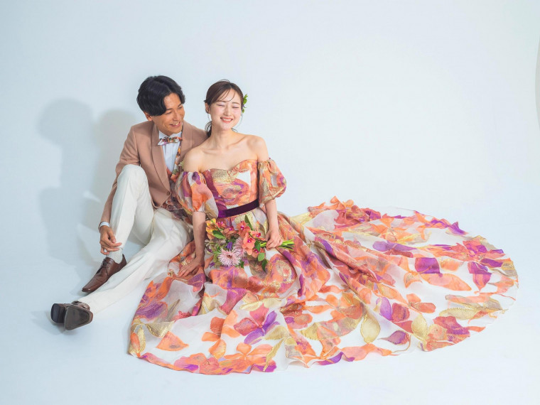 一日を華やかにするドレスや和装