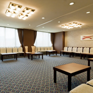 ご両家の親族専用の控室。落ち着いた室内で親族紹介を行います。|浅草ビューホテルの写真(55060080)