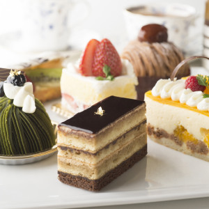 専属パティシエによるウエディングケーキやスイーツもお二人のご希望に合わせて|浅草ビューホテルの写真(55063597)