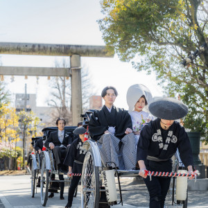 親御様も一緒に人力車で浅草ならではの式が可能。|浅草ビューホテルの写真(55063472)