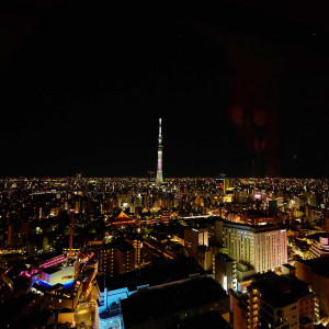 夜はきらめく夜景を眺めながら優雅なひとときを|浅草ビューホテルの写真(55061469)