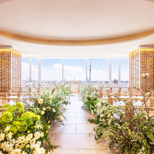 専属フローリストが和装・ドレスにあわせて洗練された雰囲気にアレンジいたします。|浅草ビューホテルの写真(55060526)