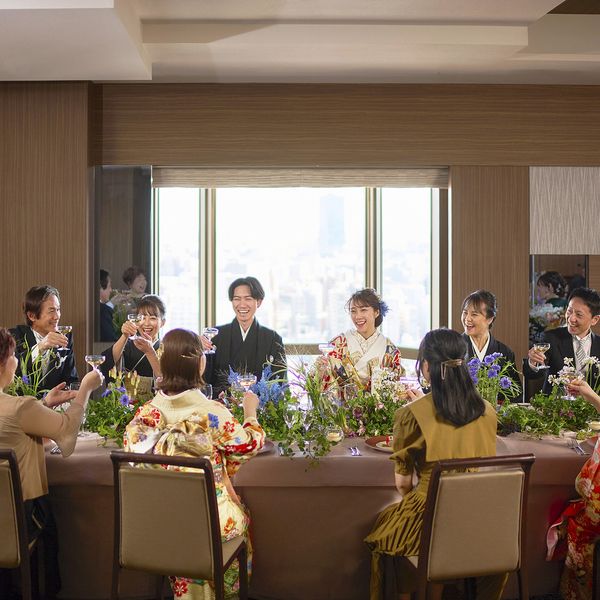 結婚式には様々なご要望やスタイルがございます。二人きりで結婚のお祝いをしたい、大々的にではなくご家族やごく近しい友人にしっかりとご報告したい…そんなおふたりのご希望も叶う|浅草ビューホテルの写真(55062901)