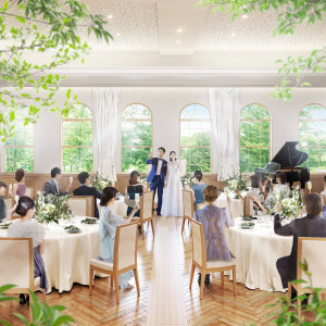 【人数・テイストの異なる2つのパーティ会場】オープンキッチンから五感で楽しむ料理でおもてなし。隣接ガーデンやテラスでは、季節ごとの緑と都心とは思えない自然を楽しめる|メーヤー・ライニンガーの写真(55497855)