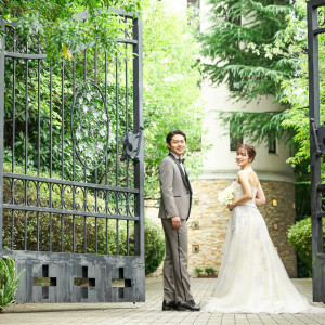 都心とは思えないほどの緑に包まれた1200坪の開放的な空間|メーヤー・ライニンガーの写真(55067072)