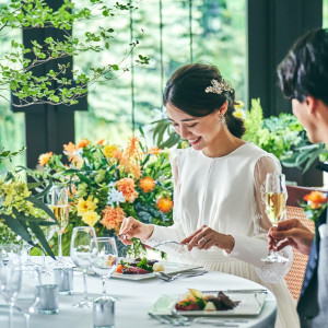 場内のオープンキッチンから五感で楽しめる料理でおもてなし。|メーヤー・ライニンガーの写真(55067115)