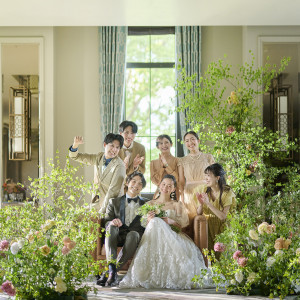 高砂ソファのまわりのコーディネートをすることで華やかな印象に|メーヤー・ライニンガーの写真(55067570)