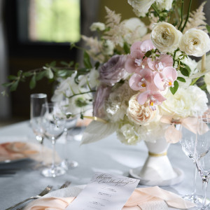 おふたりのテーマやコンセプトにあわせて会場を彩るテーブルコーディネート|メーヤー・ライニンガーの写真(55067937)