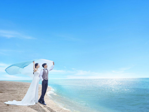 DIVINE CROSS ビーチで海水浴千羽 ウエディングドレス満留 SEC2枚 DIVINE CROSS ビーチで海水浴 千羽 ウエディングドレス満留 SEC DIVINE