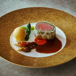 手間ひまかけて作るこだわりのソース