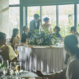木と緑で囲まれ、お二人とゲストだけの特別なプライベート空間を演出
心ゆくまでゆったりと過ごせる