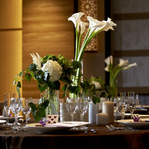 シックでスタイリッシュ名テーブルコーデも|インフィニート名古屋/テイクアンドギヴ・ニーズウェディングの写真(56388944)