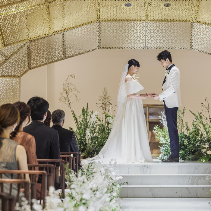 夫婦になった幸せをかみしめながらゲストの笑顔と祝福に包まれる特別な時間