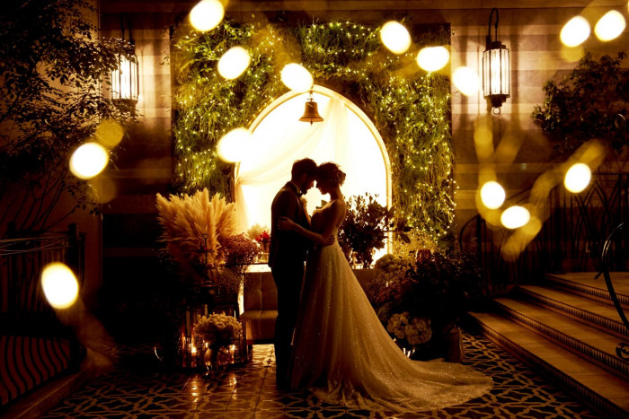 雰囲気を変えたナイトウエディングも人気