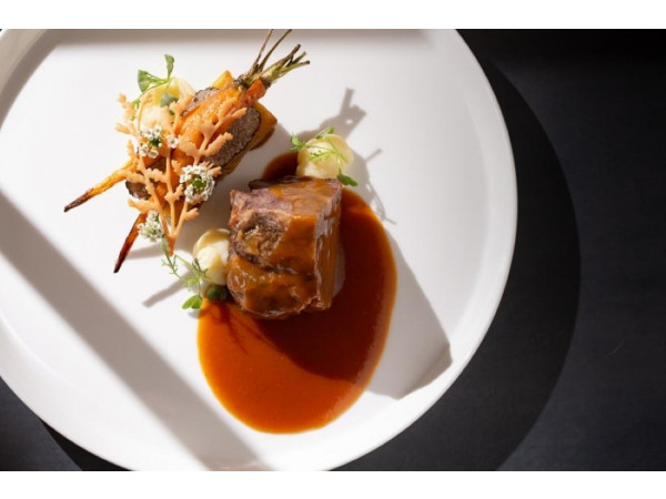 トリフォーリアNAGOYA/テイクアンドギヴ・ニーズウェディング