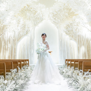 オフホワイトの空間はどんなコーディネートも際立ちます|トリフォーリアNAGOYA/テイクアンドギヴ・ニーズウェディングの写真(56371262)