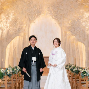 白樺をモチーフにしたチャペルは和装姿も美しく映える