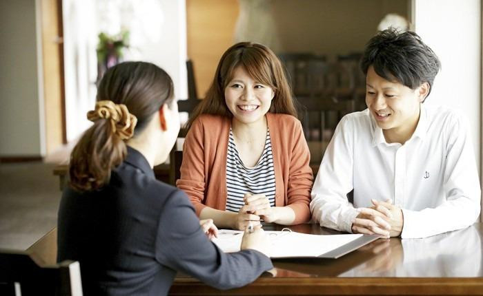 経験豊富なプランナーがおふたりの想いを汲み取りカタチに。式当日まで近くで見守る心強い存在