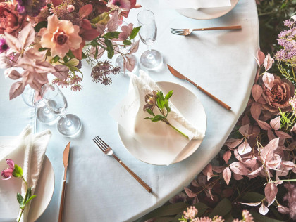 大切な人たちと
”心”を結ぶ結婚式を