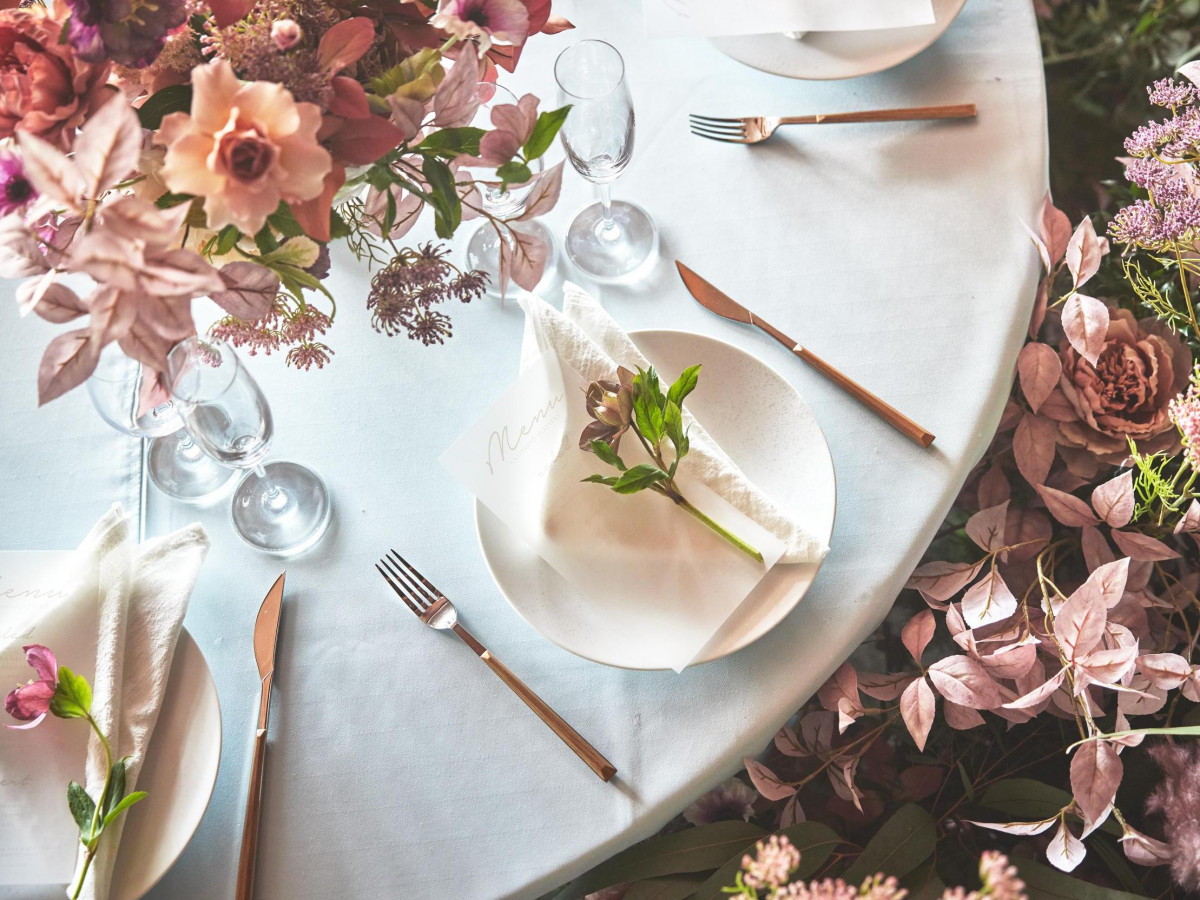  大切な人たちと
”心”を結ぶ結婚式を