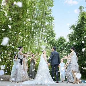 挙式後にはガーデンで皆様とあたたかな祝福を|THE MARITIME HOTEL YOKOHAMA BAYの写真(56552081)