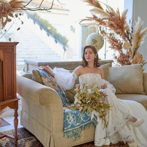 運命の1着をまとい花嫁の美しさに彩を添える