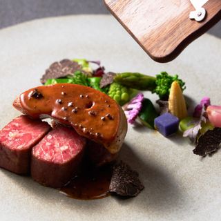 【期日限定10大特典】憧れのドレス試着×3万円相当の美食フルコース体験