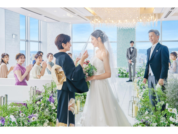 地上101Mの天空チャペル。陽光と空に包まれて永遠の愛を誓う特別な場所