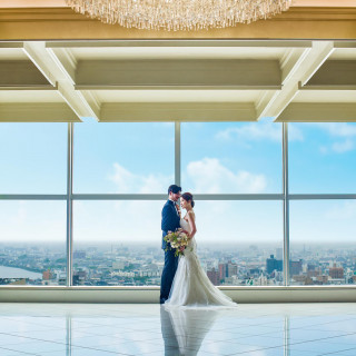 大理石の床が空を映し出すここにしかない1枚に…