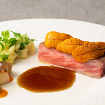 ご希望に応じてお肉のカットや焼き加減、お箸のご用意なども承っております。