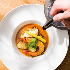 【本格シチリア料理】レストランの誇りを一皿に。ミシュラン監修の美食が紡ぐ、 記憶に刻まれる至福の祝宴