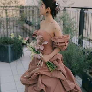 自分らしさを輝かせる、運命のカラードレス