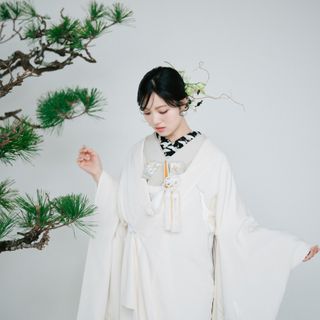 福山城 二の丸 福寿会館テラスのドレス・衣装の写真（2枚目）