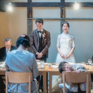 飾らずに過ごせるからおふたりらしさが溢れる◎親睦を深めるプチ披露宴。