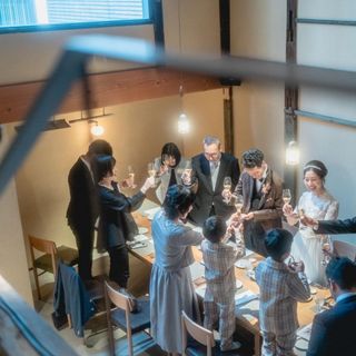 少人数様でのご会食、プチ披露宴にピッタリの雰囲気で親睦を深めることができます