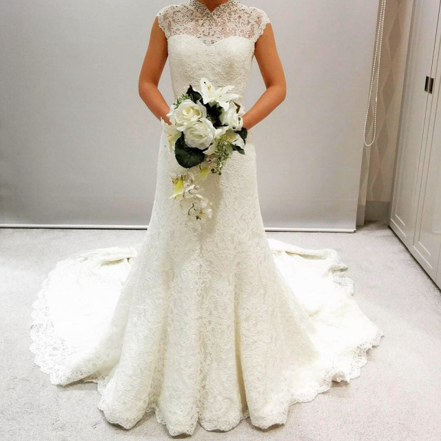 もうすぐ結婚式さんのウエディングドレスの写真