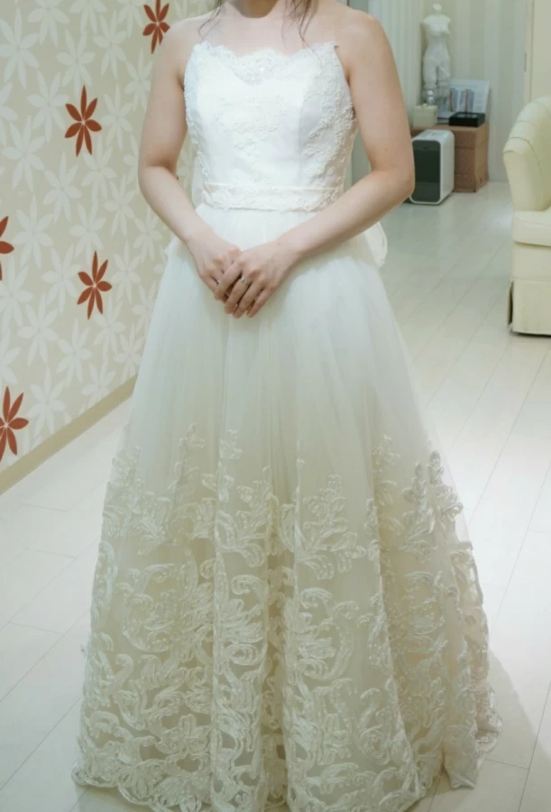 よしみさんのウエディングドレスの写真