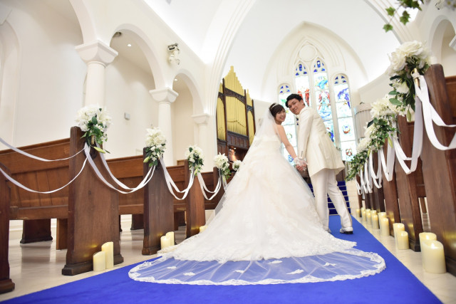 しおりさんのウエディングドレスの写真