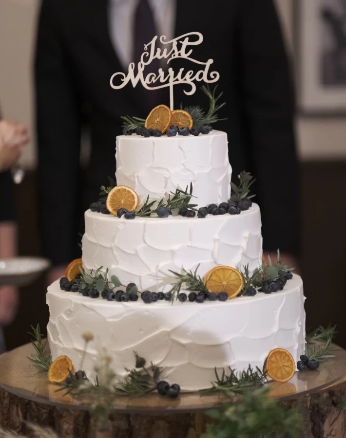 ゆかりんさんのウエディングケーキの写真