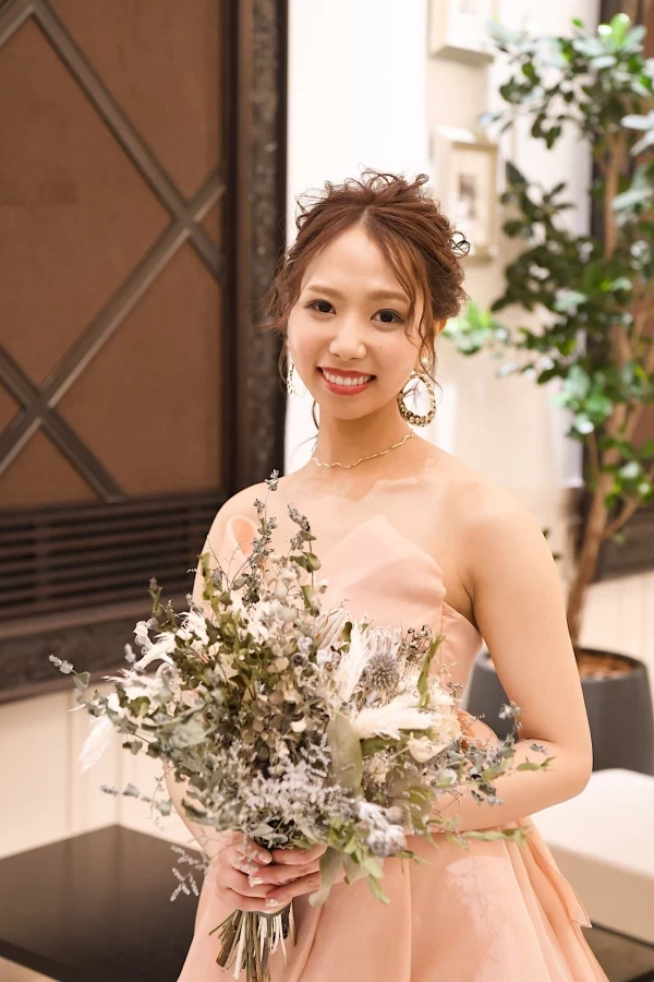 カーキブラウンカラードレス 前撮り結婚式2次会 プリンセスライン 