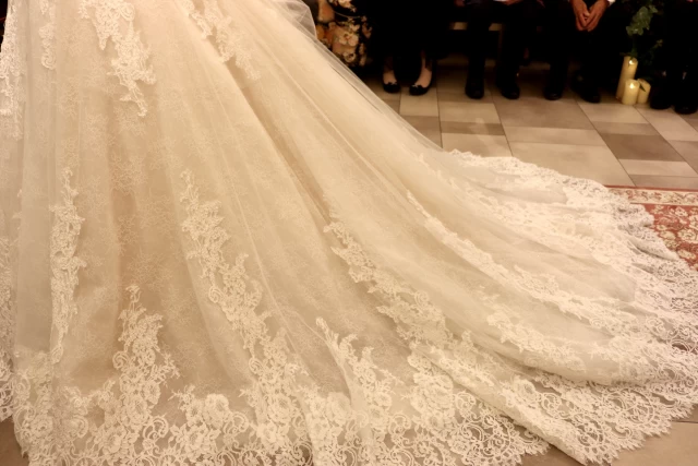 【♡】高級素材、軽やかでエレガントな結婚式に最適 顔タイプ「ソフトエレガント」に似合うウェディングドレス