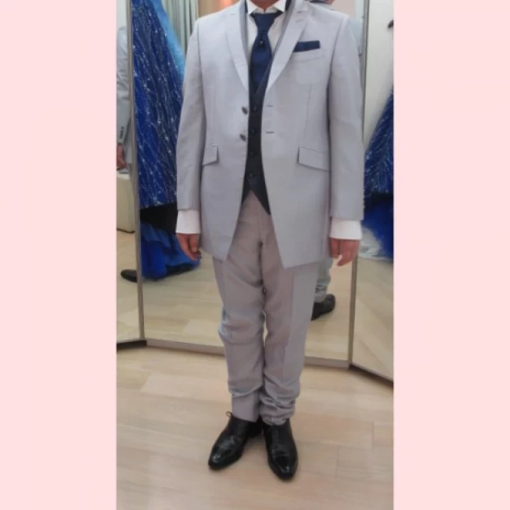 縞々さんの新郎衣装の写真