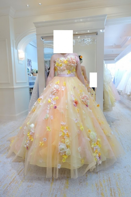 モニカカモミさんのカラードレスの写真