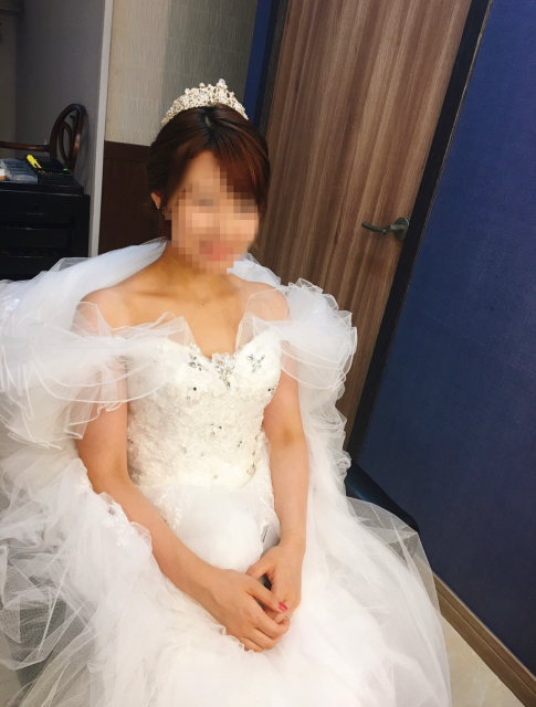 卒花嫁さんのウエディングドレスの写真
